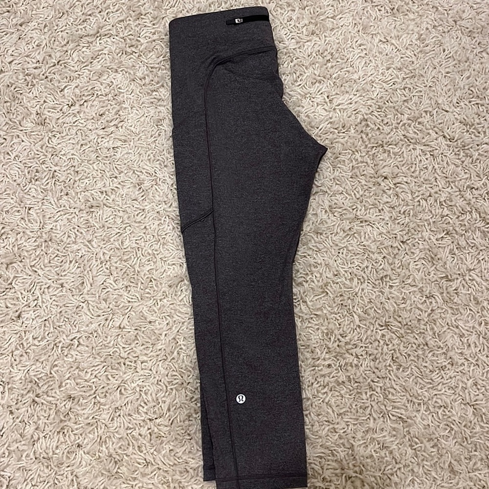 Gray lululemon crop leggings